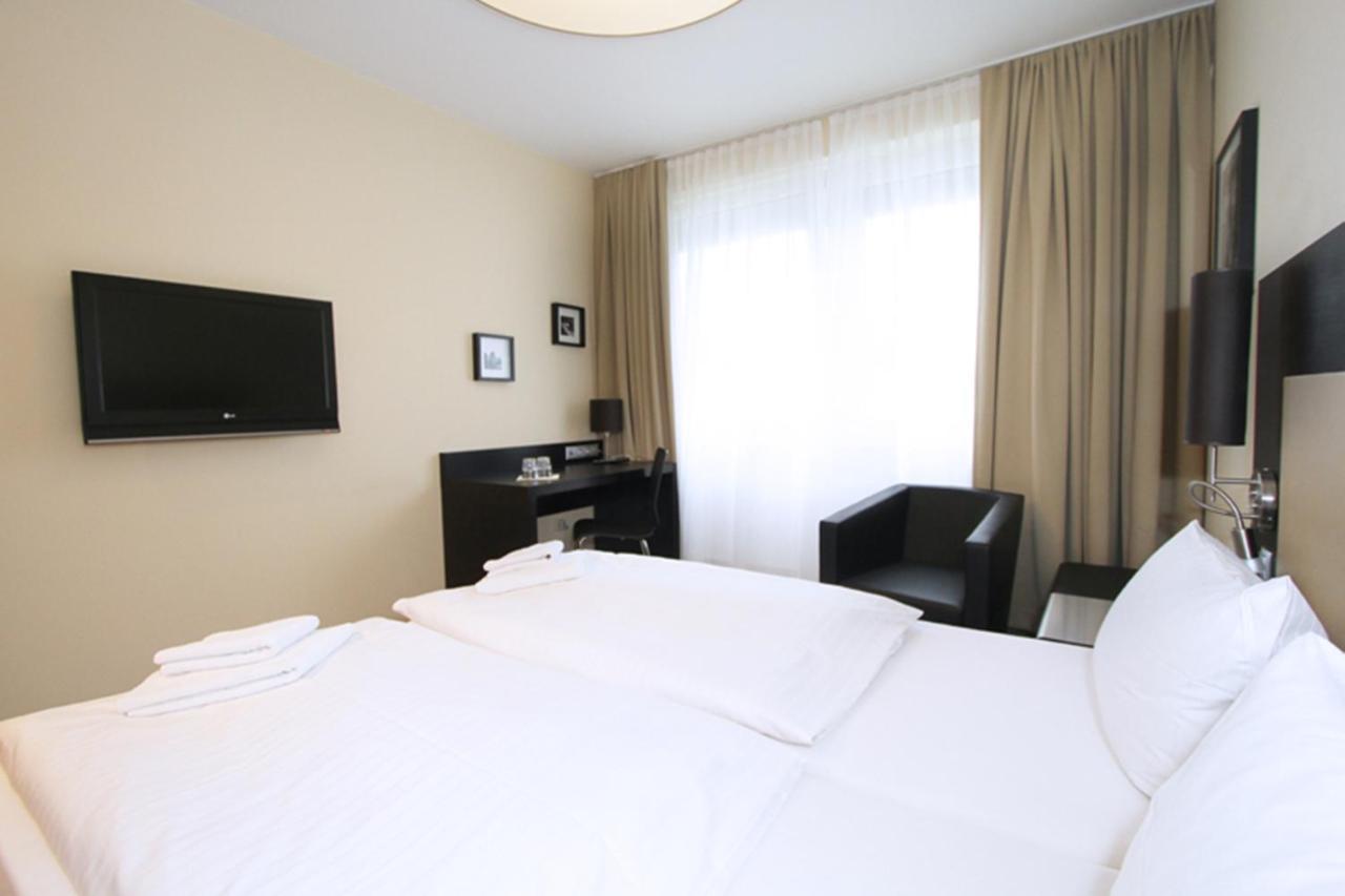 Lulu Rent Aparthotel Karlsruhe Bagian luar foto