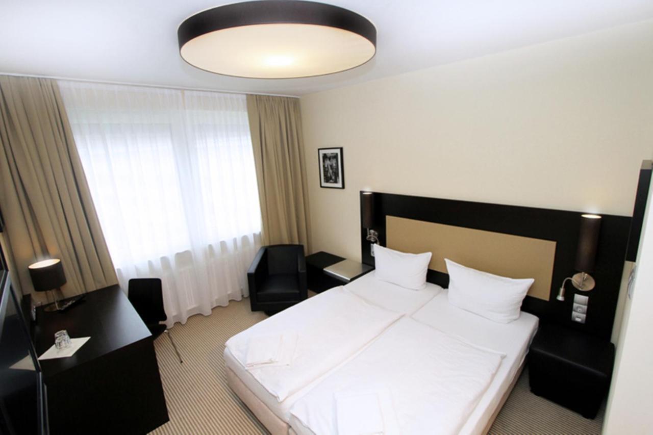 Lulu Rent Aparthotel Karlsruhe Bagian luar foto